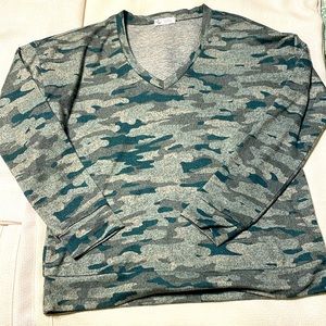Carve designs camo vee neck sweater